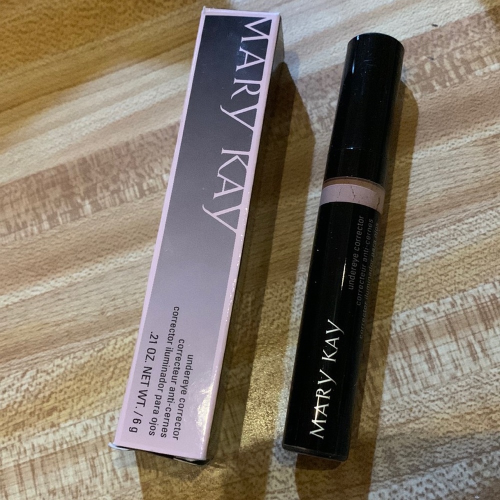 Mary Kay undereye corrector .21 oz NWT